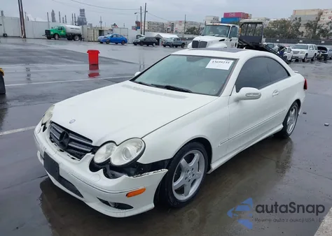 2009 Mercedes-Benz Clk 550 z USA, uszkodzony, nr VIN WDBTJ72H29F266067